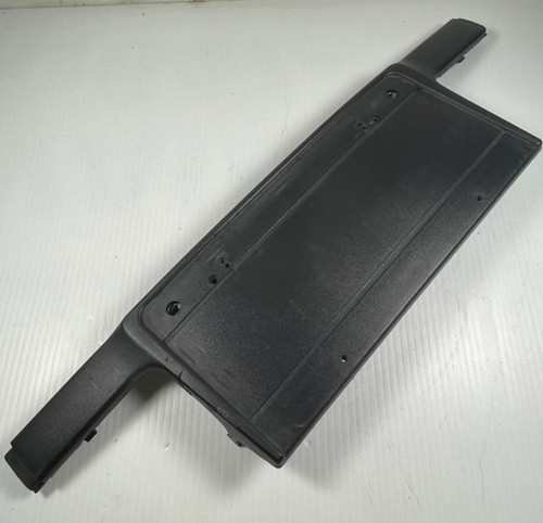 1997-00 BMW E39 540i 528i FRONT BUMPER LICENSE PLATE HOLDER 8174849