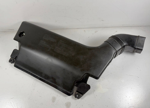 2001-05 BMW E46 330 325 TOP AIR INLET DUCT COVER W/ CONNECTOR 7501988