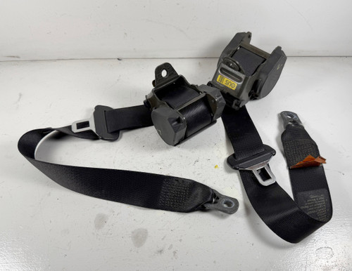 CONVERTIBLE REAR SEAT BELT LATCHES BMW E46 M3 330ci 325ci 8261032