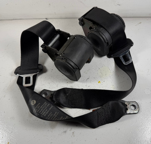 CONVERTIBLE REAR SEAT BELT LATCHES BMW E46 M3 330ci 325ci 8261032