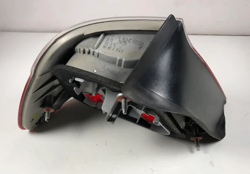 00 01 02 BMW E46 M3 330ci 325ci CONVERTIBLE PASSENGER BRAKE TAIL LIGHT 8384844
