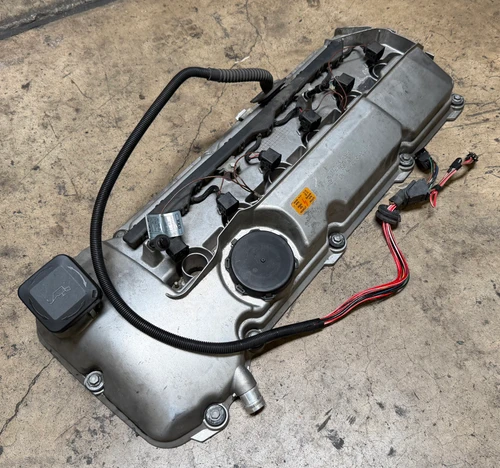 BMW E46 325i 325ci SULEV ALUMINUM VALVE COVER 7521086