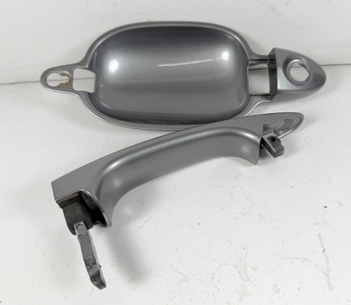 Driver Front Exterior Door Handle BMW e60 550i 535i 530i 528i 525i 7191913