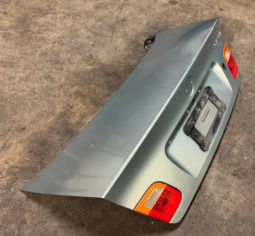 2002-05 BMW E46 330i 325i TRUNK DECK LID 7003314