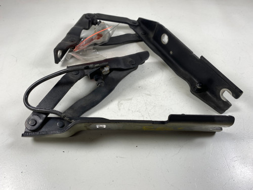 2004-09 BMW E60 5-SERIES HOOD SUPPORT HINGE BRACKETS 7008728