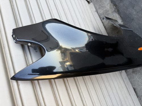2002-05 BMW E46 330i 325i SEDAN PASSENGER FENDER 7042324