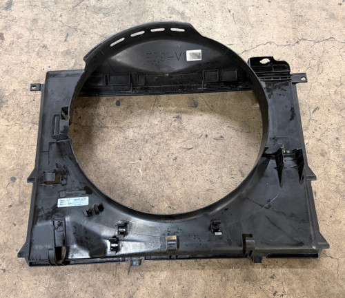 1999-03 BMW E39 530i 528i 525i RADIATOR FAN SHROUD 1705580