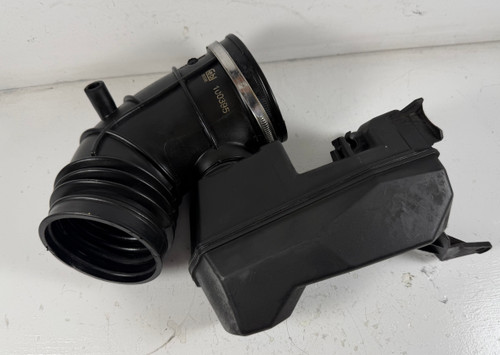 2001-03 BMW E39 530i MASS AIR FLOW METER  INTAKE BOOT RESONATOR