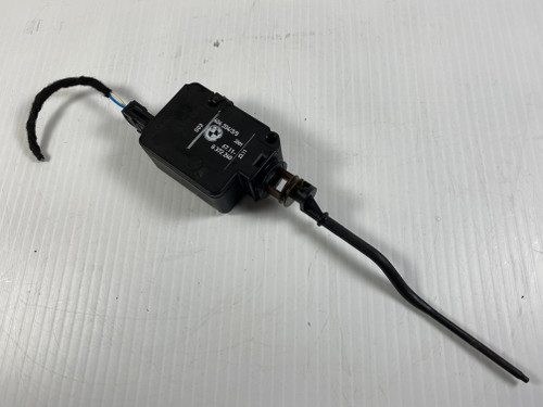 BMW E46 M3 330 325 323 FUEL GAS DOOR LOCK ACTUATOR 8372240