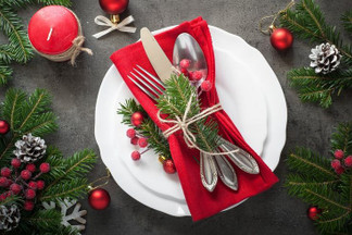 Decorating Your Table with Christmas Cheer