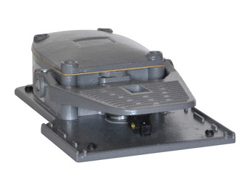 FOOTSWITCH OPEN W/PEDAL ACTUATOR LOCK 1NO+1NC METAL BODY