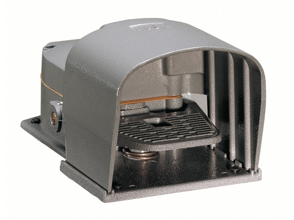 FOOTSWITCH W/COVER 1NO+1NC METAL BODY
