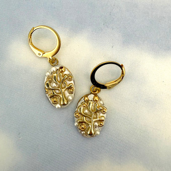 Michal Golan Luster & Light Pearl Oval Earrings