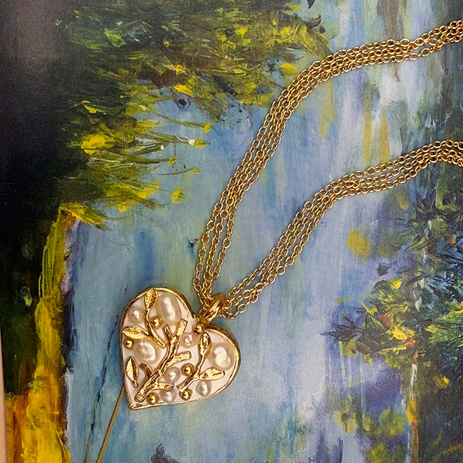 Michal Golan Luster & Light Pearl Medium Heart Necklace