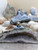 Pendentif en argent sterling 925, orné de multiples pierres précieuses naturelles : agate, émeraude, quartz clair, turquoise, rubis, péridot, saphir.