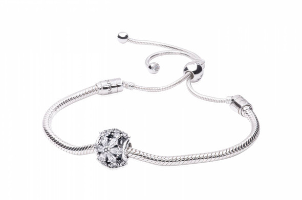 Pandora Festive Snowflake Bracelet Gift Set B801984-28