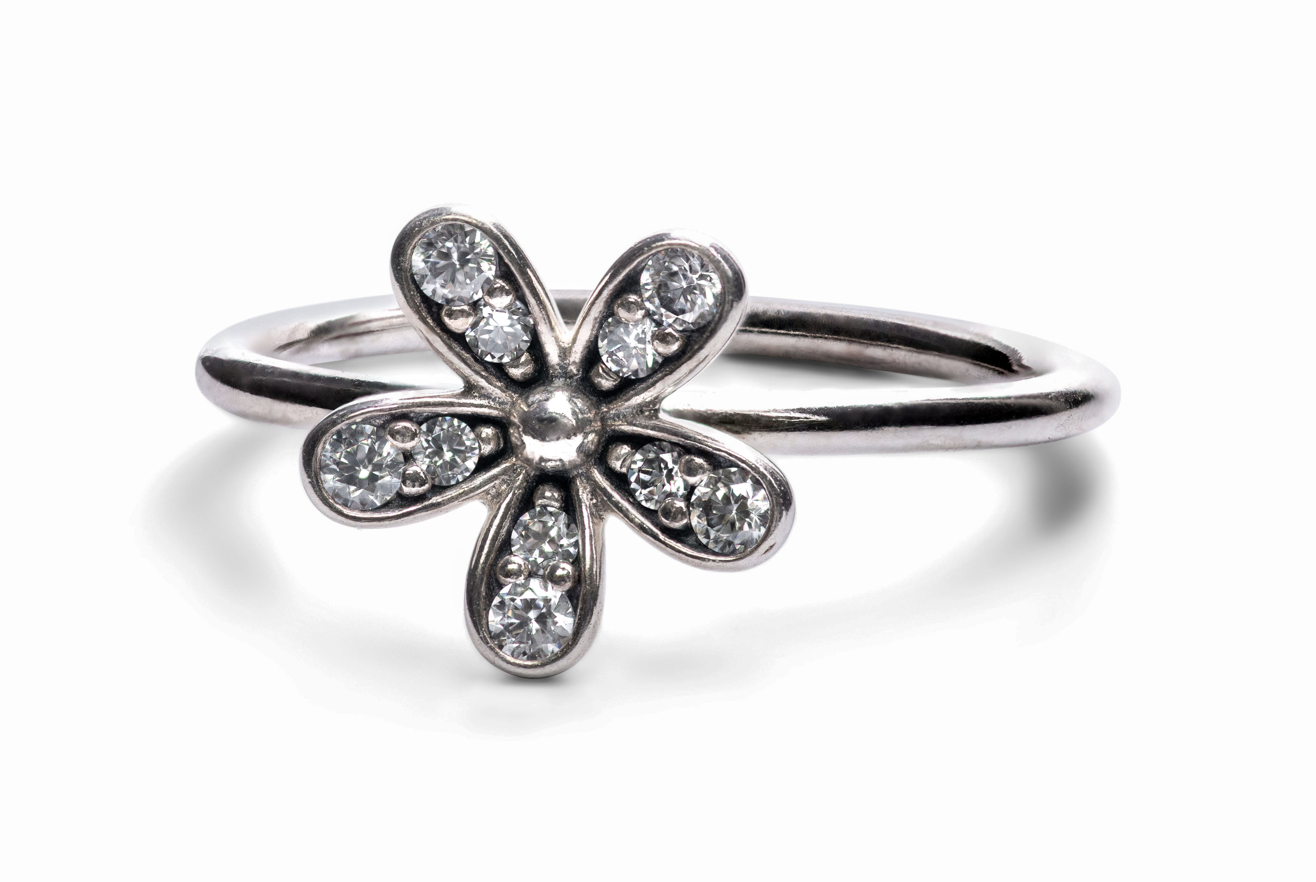 Pandora dazzling clearance daisy ring