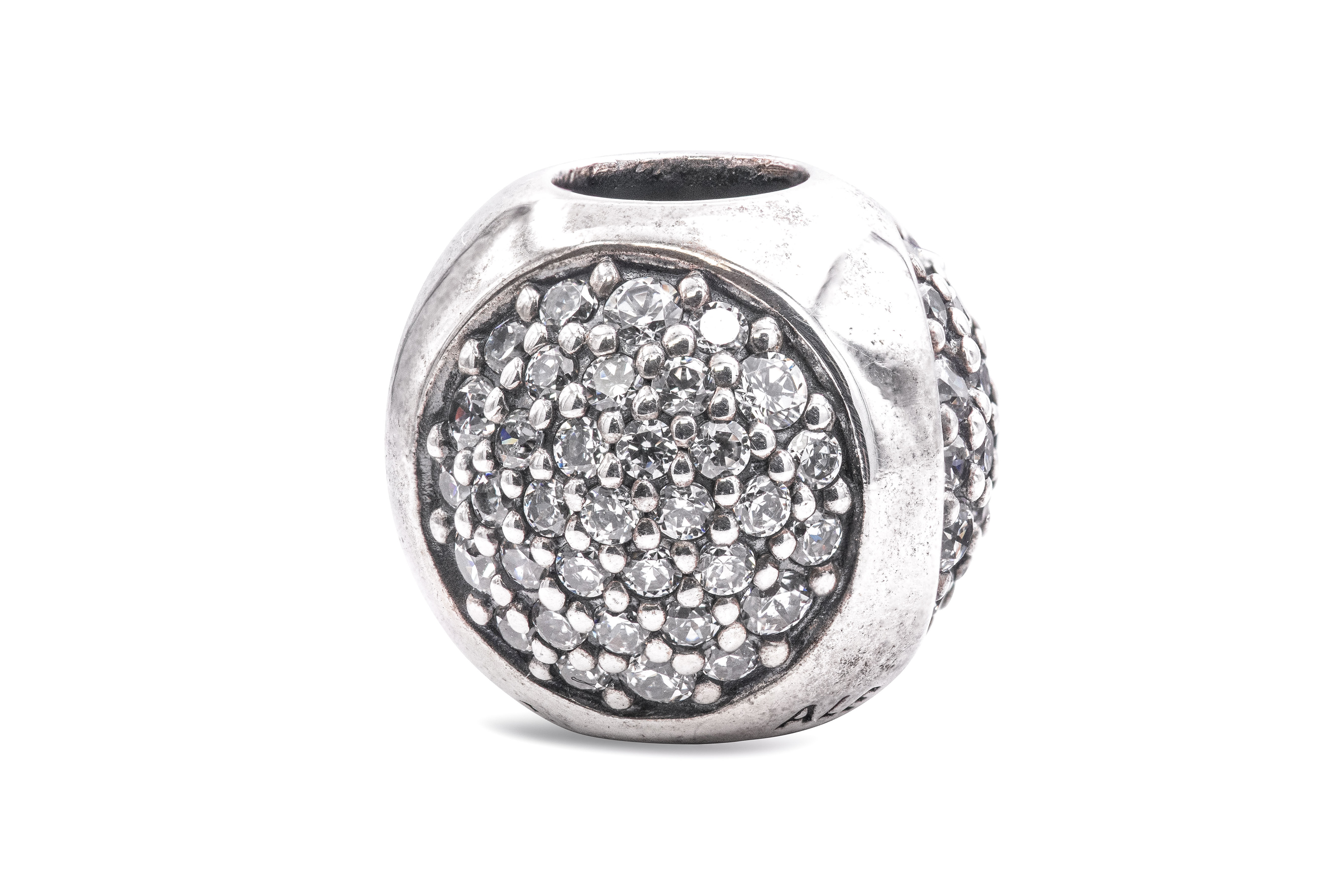 Viewer reagere piedestal PANDORA Dazzling Droplet Charm - 796214CZ - Jacob Time Inc