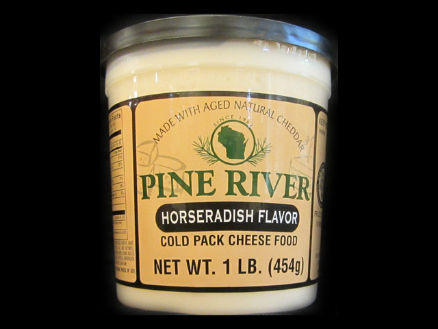 Henning's Wisconsin Cheese Pine River Horseradish Cheese Spread Large