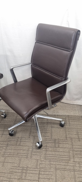 ICF una high back leather meeting chair