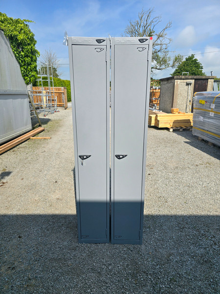 Single-Door Lockers x2 – Grey (With Keys)