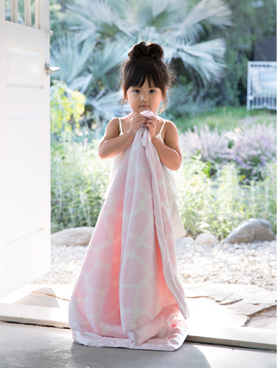 monogrammed little giraffe blanket