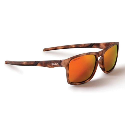 el jefe sunglasses showing light brown color without sun