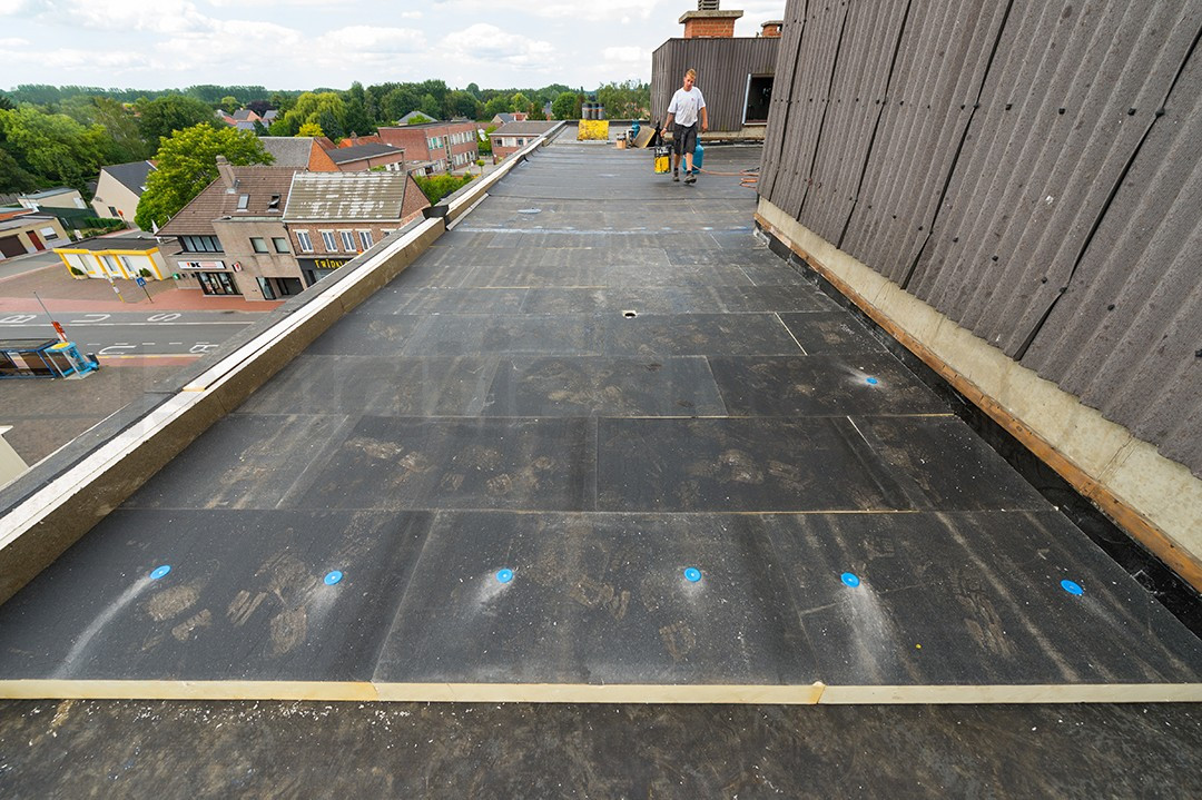 UTHERM Roof Polyuréthane (PIR) expansée Bitume 1200x600x80mm Rd:2.95 6pc/paquet (=4,32 m²)