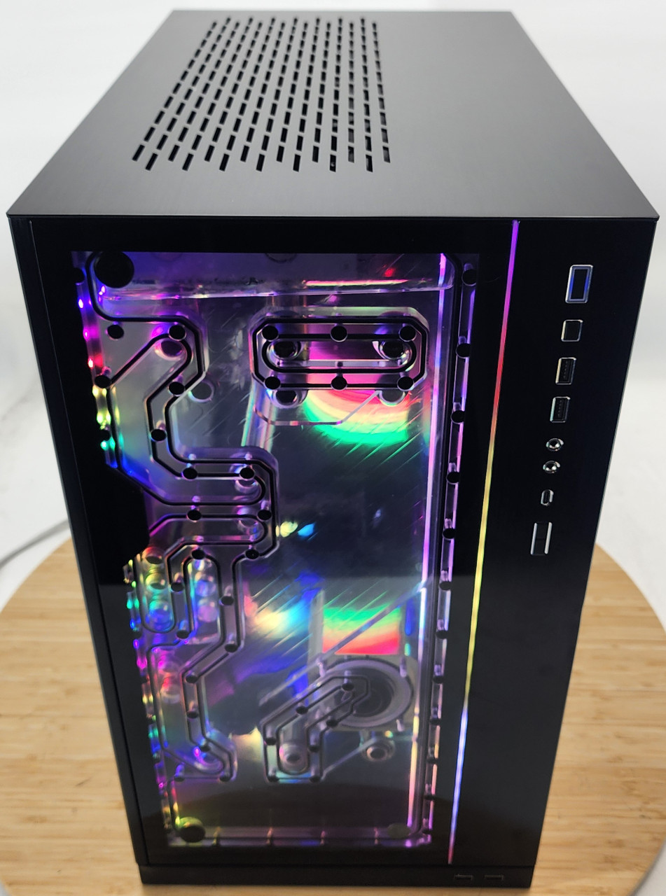 Gaming PC Ryzen 7 9700X 32GB RAM 2TB SSD RTX 5070 Ti 16GB Windows
