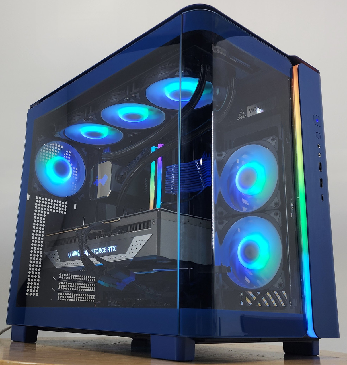 Gaming PC Ryzen 7 9700X 32GB RAM 2TB SSD RTX 4070 Ti SUPER 16GB