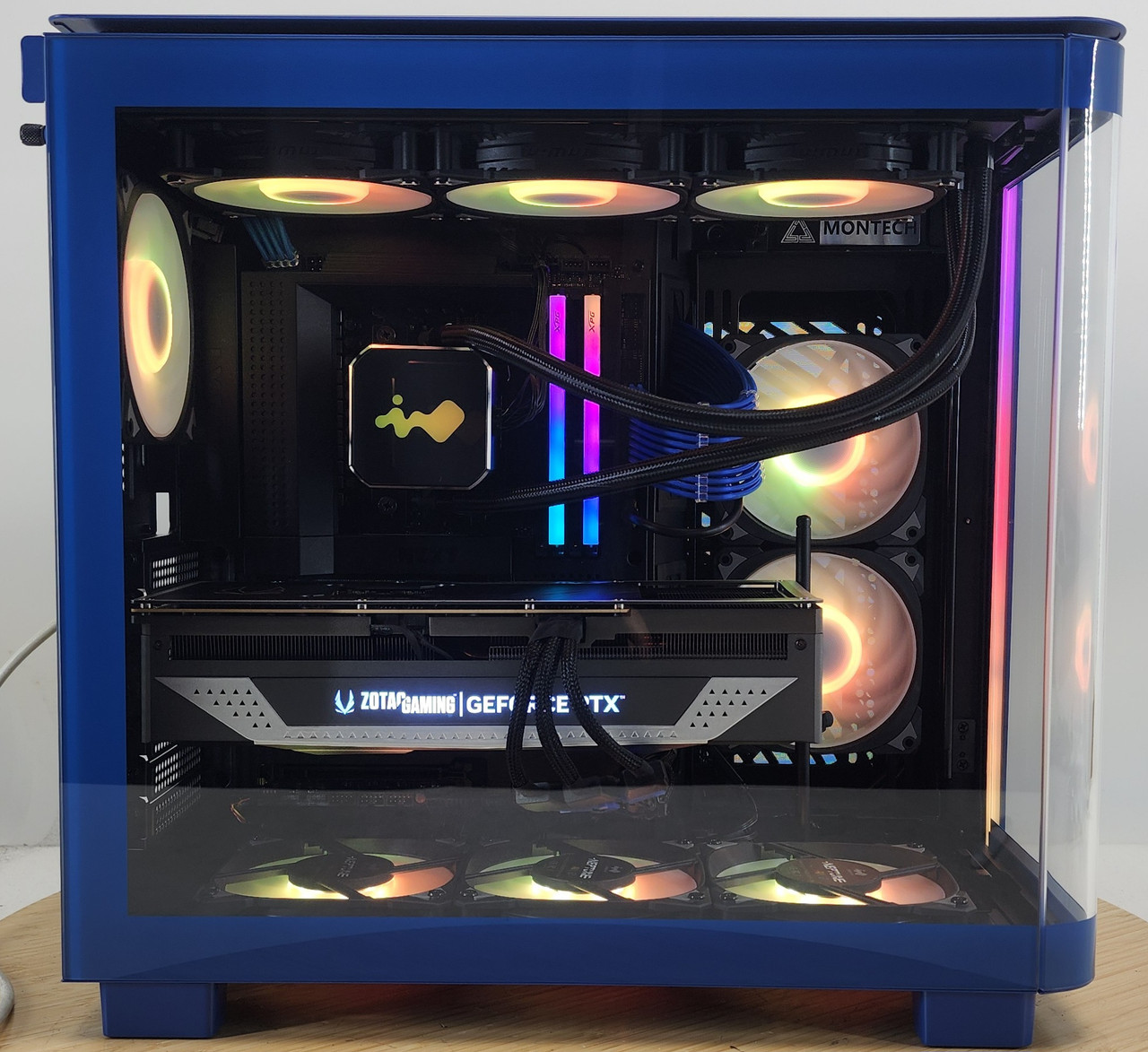 Gaming PC Ryzen 7 9700X 32GB RAM 2TB SSD RTX 4070 Ti SUPER 16GB