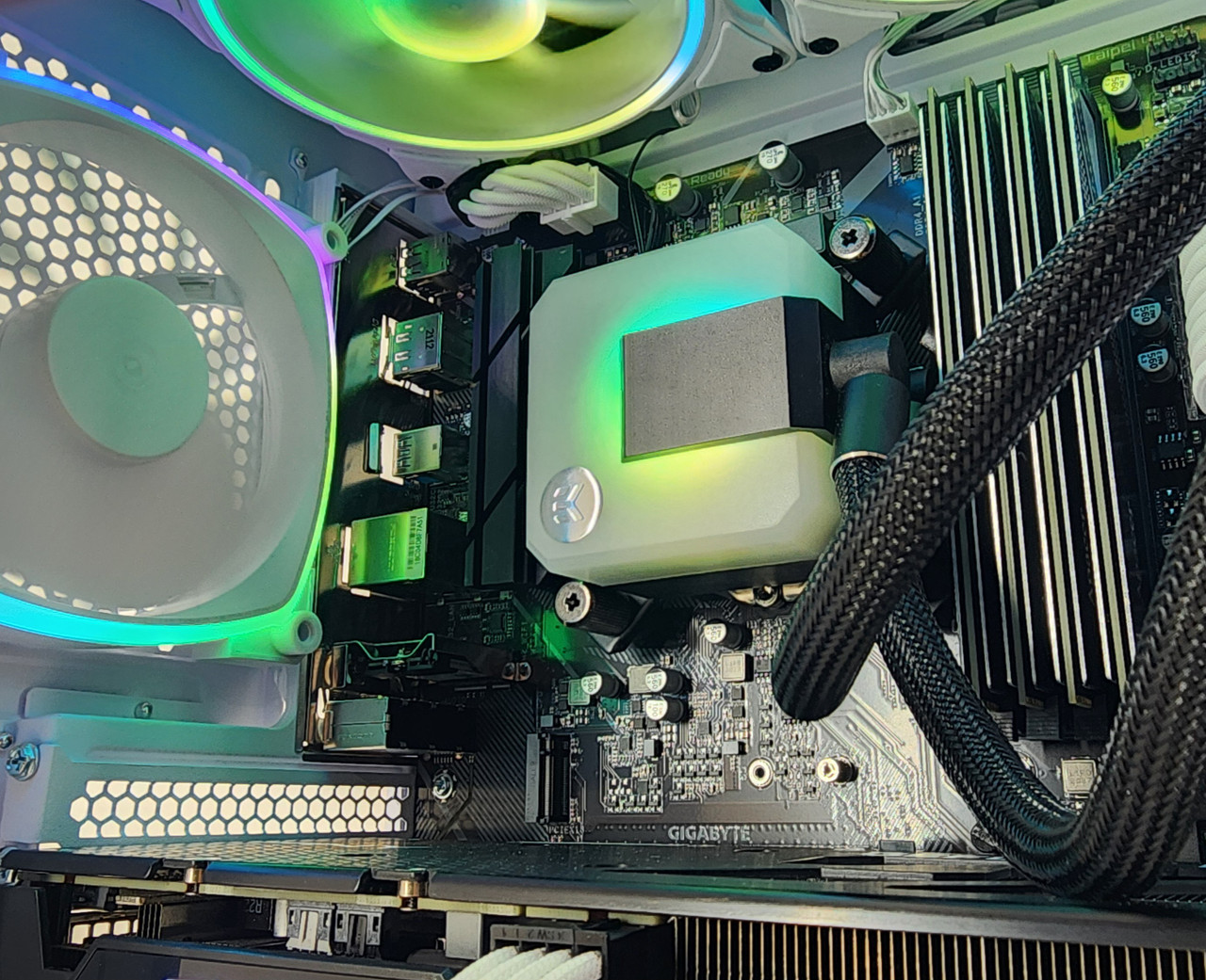 Gaming PC i7-10700K 32GB RAM 1TB SSD RTX 3060 Ti 8GB Windows 11