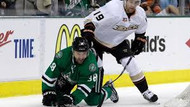 Anaheim Ducks Robidas Leaves Playoff Game with Broken Leg