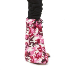 Comfortable night time cover for orthotic walking boot.