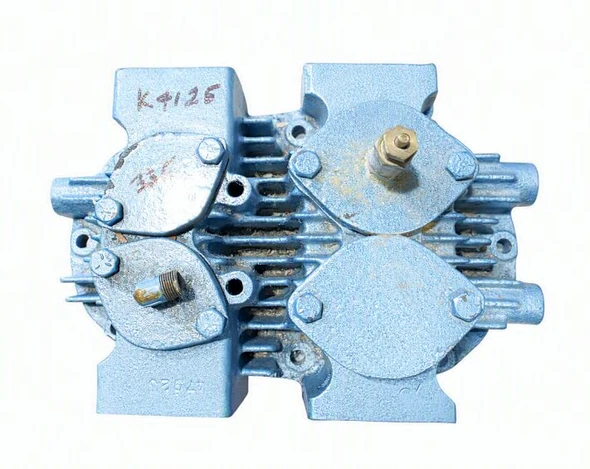 Cylinder Head & Valve Assembly, 335 Pump #019358
