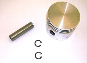 MAT - EDI Piston Assembly #0590A0, image showing a piston and pin with two circlips on a white background.