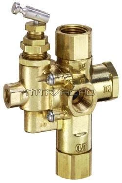 Conrader NG7-M-150 Unloader Pilot Valve, 150 PSI, brass construction with threaded connections for pressure control and regulation.