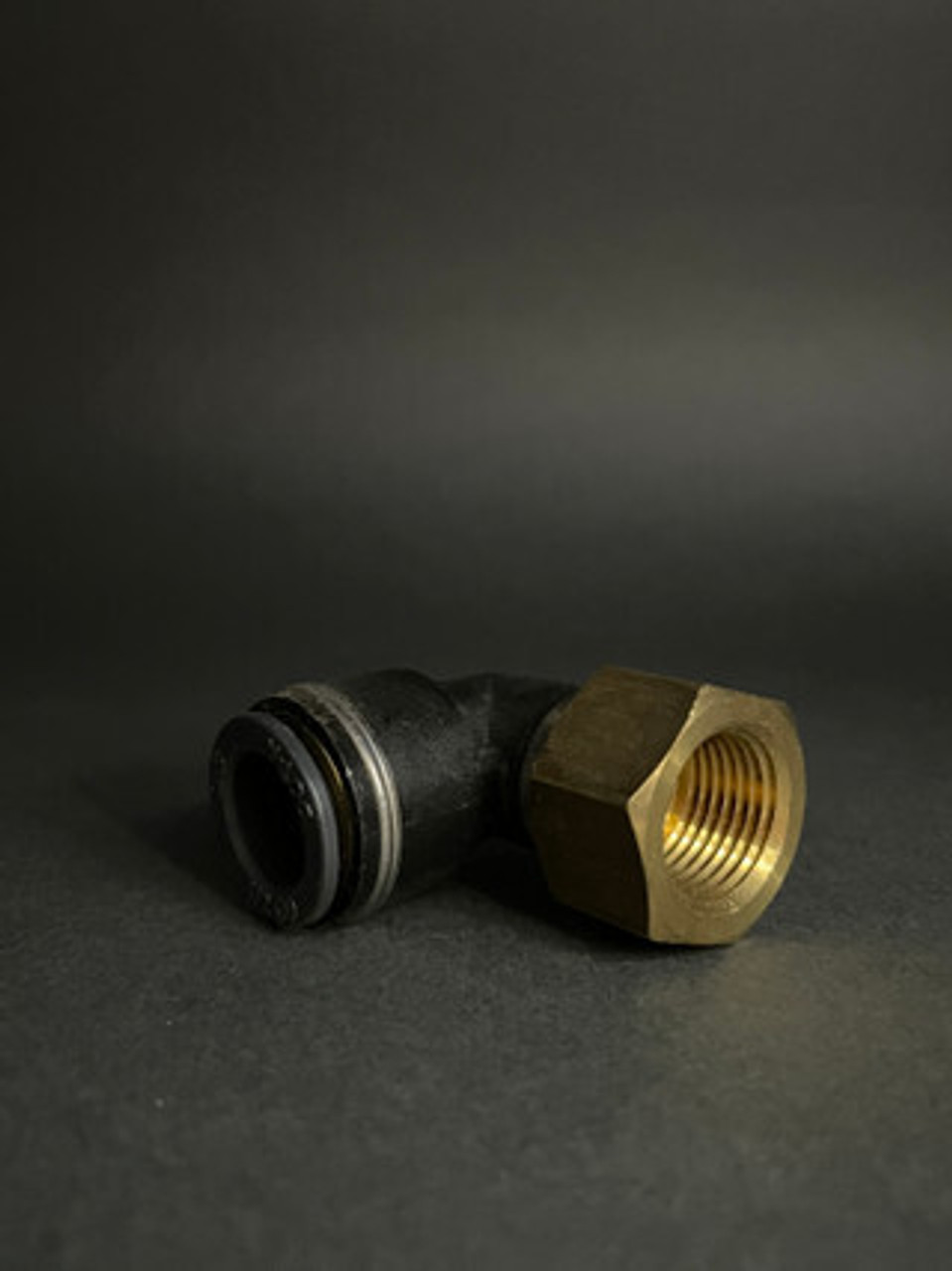 90' Female Elbow