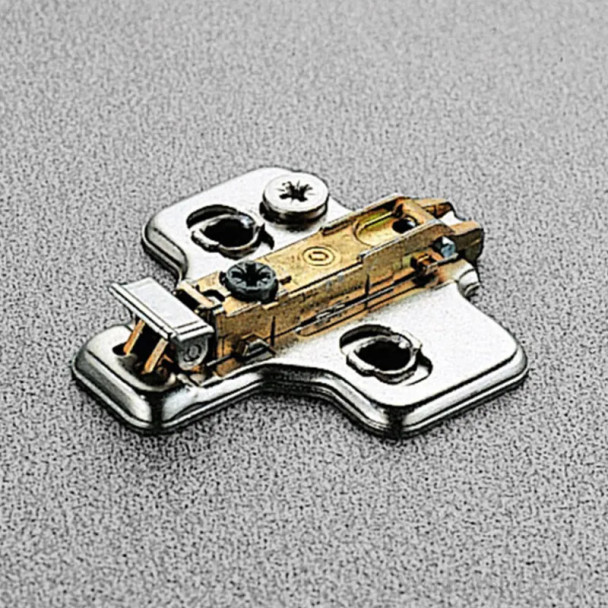 Domi 2-Cam Adjustable Wing Mounting Plate, Nickel-Plated, Screw-On, 0mm, BAR3L09F | BAR3L09F