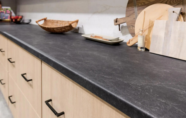 Coronado Oak laminate, Gloss Line finish