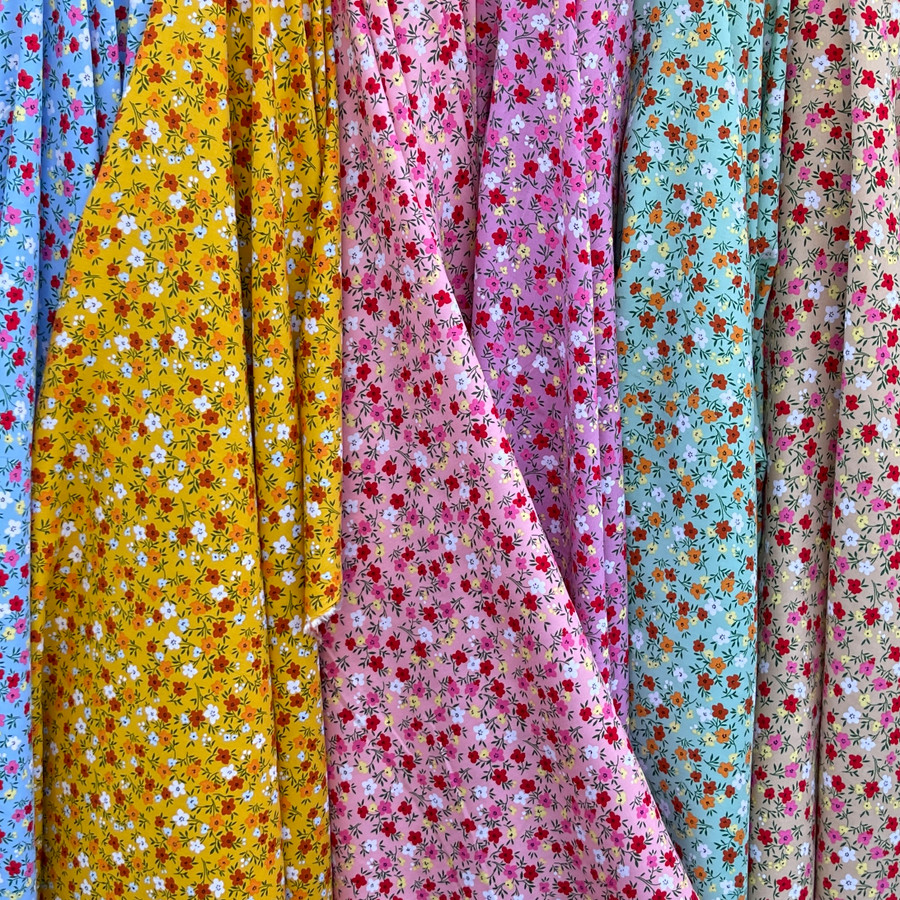 Premium Daisy Floral Rayon Cotton Poplin Print Dress Fabric Premium Daisy Floral Rayon Cotton Poplin Print Dress Fabric