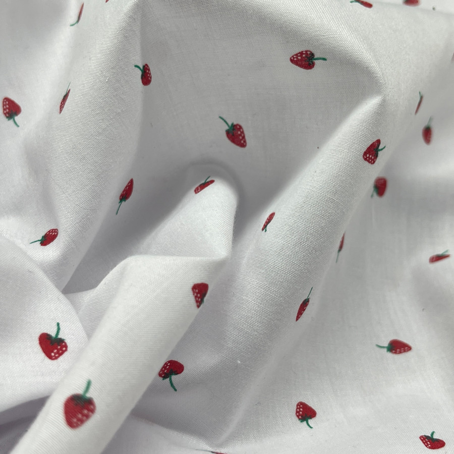 Small Strawberries Print Polycotton Craft Fabric 45", White Small Strawberries Print Polycotton Craft Fabric 45", White