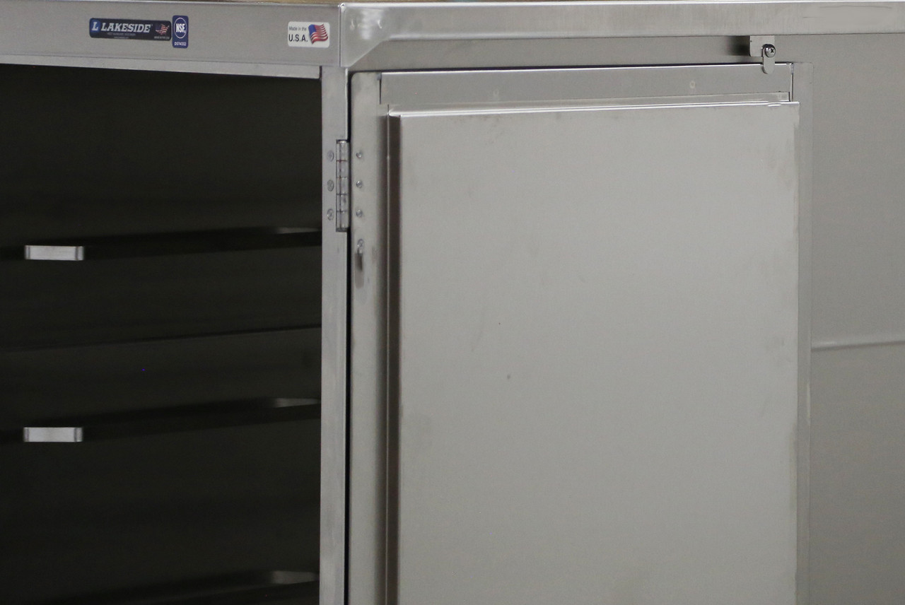 LAKESIDE COMPACT TRAY DELIVERY CARTS - Compact Tray Cart, 16 Tray Capacity, 1 Door, 23¾"W x 33¼"D x 58¼"H, 131 lb Capacity