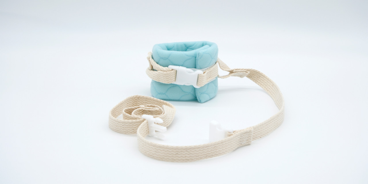 TIDI POSEY LIMB HOLDERS - Posey Wrist Restraint, One Size Fits Most, Hook and Loop/Quick Release Buckle, 1-Strap, Machine Washable, Quilted Fabric, Blue (Continental US + HI Only)