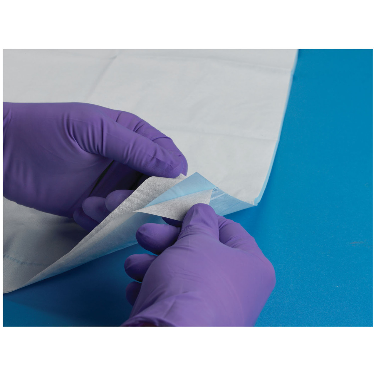 BUSSE TOWELS/DRAPES Towel, Non-Sterile, Nonfenestrated, Autoclavable: Polypropylene Film Center, Blue/ White, Bulk Packed 500/cs
