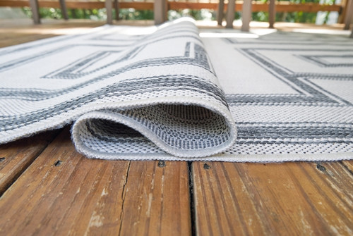 Matinwood 5' x 7' Rug (R900032)