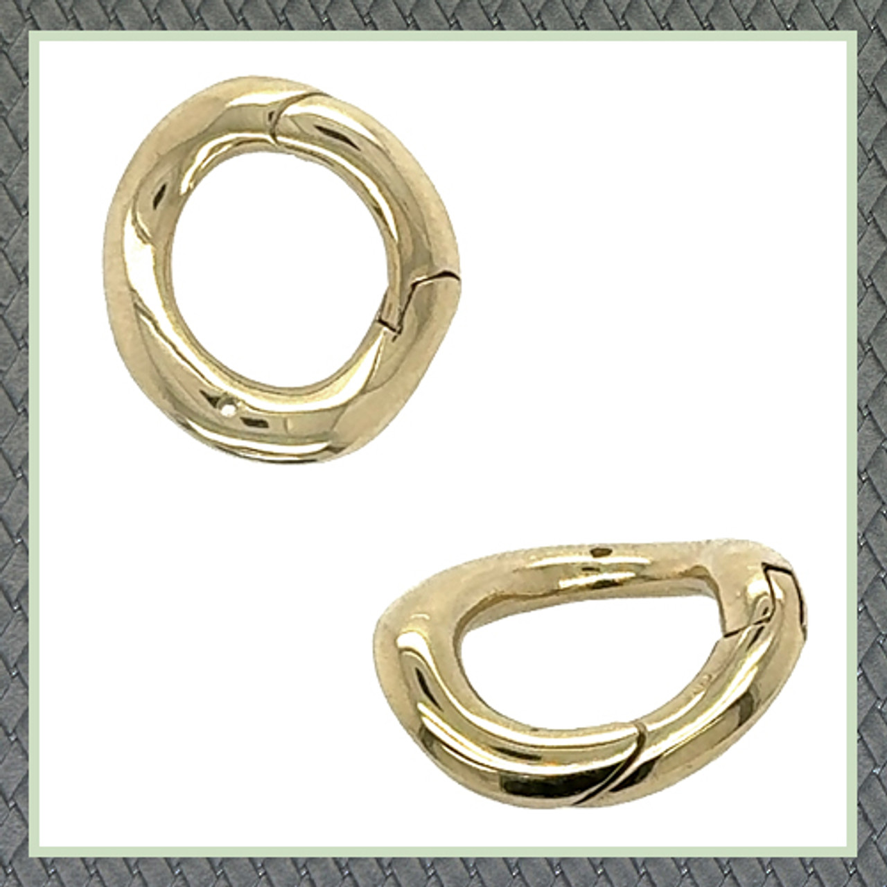 Extra Large Wave Round Clasp W/Ring  20.70 X 19.35 X 2.70 mm