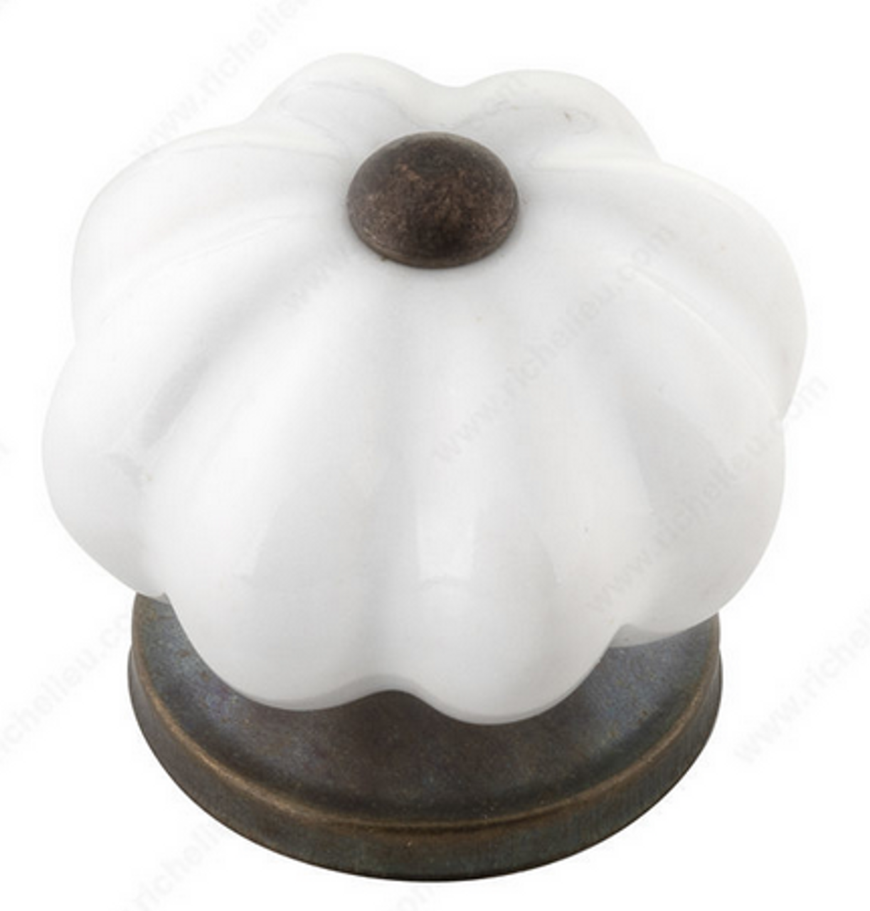 Richelieu Kitchen Knobs
