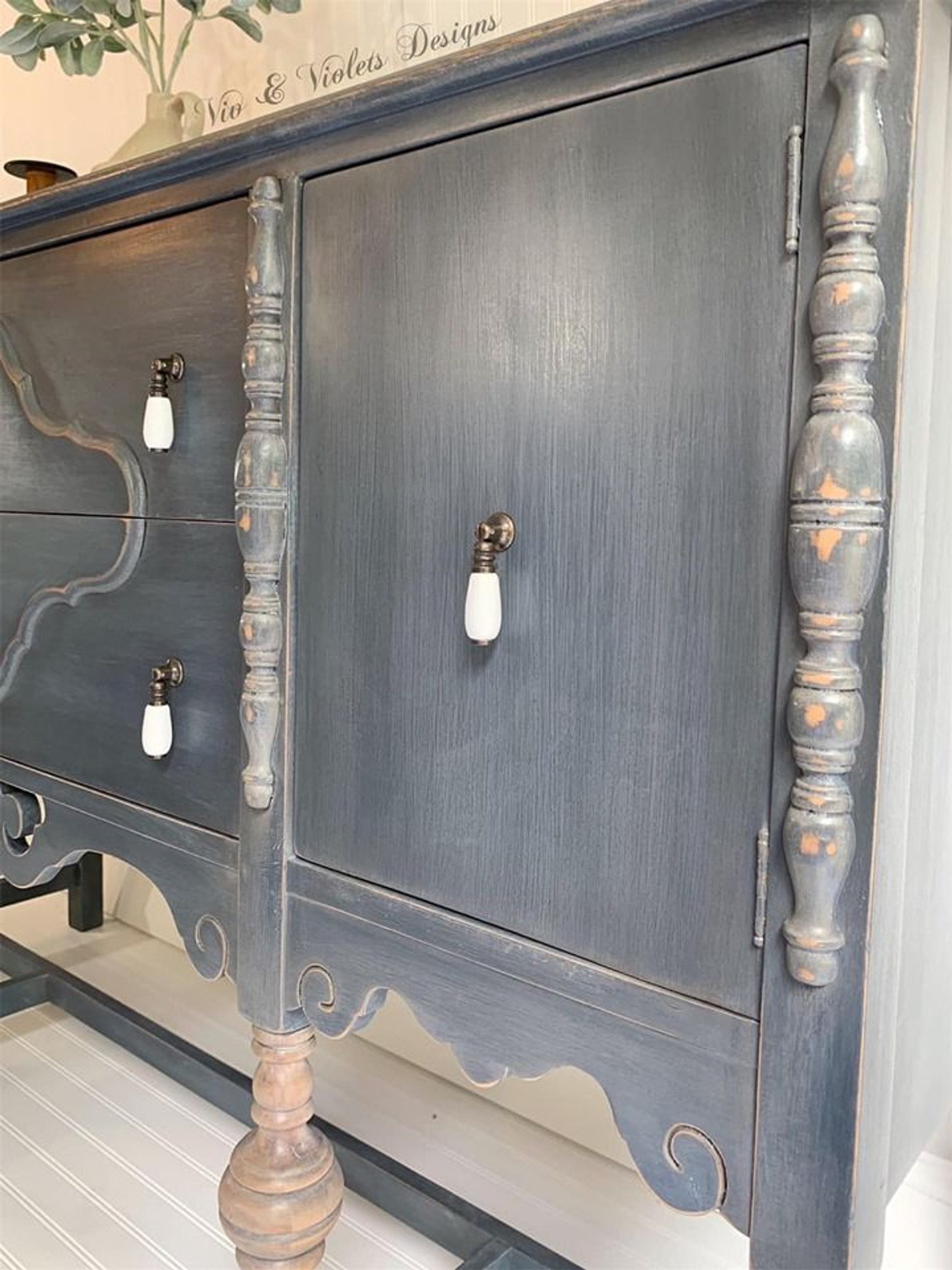 25/8" Teardrop Pendant Drop Pull White Ceramic & Antique Brass D