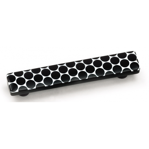 Black and White Pull
Laurey-30479